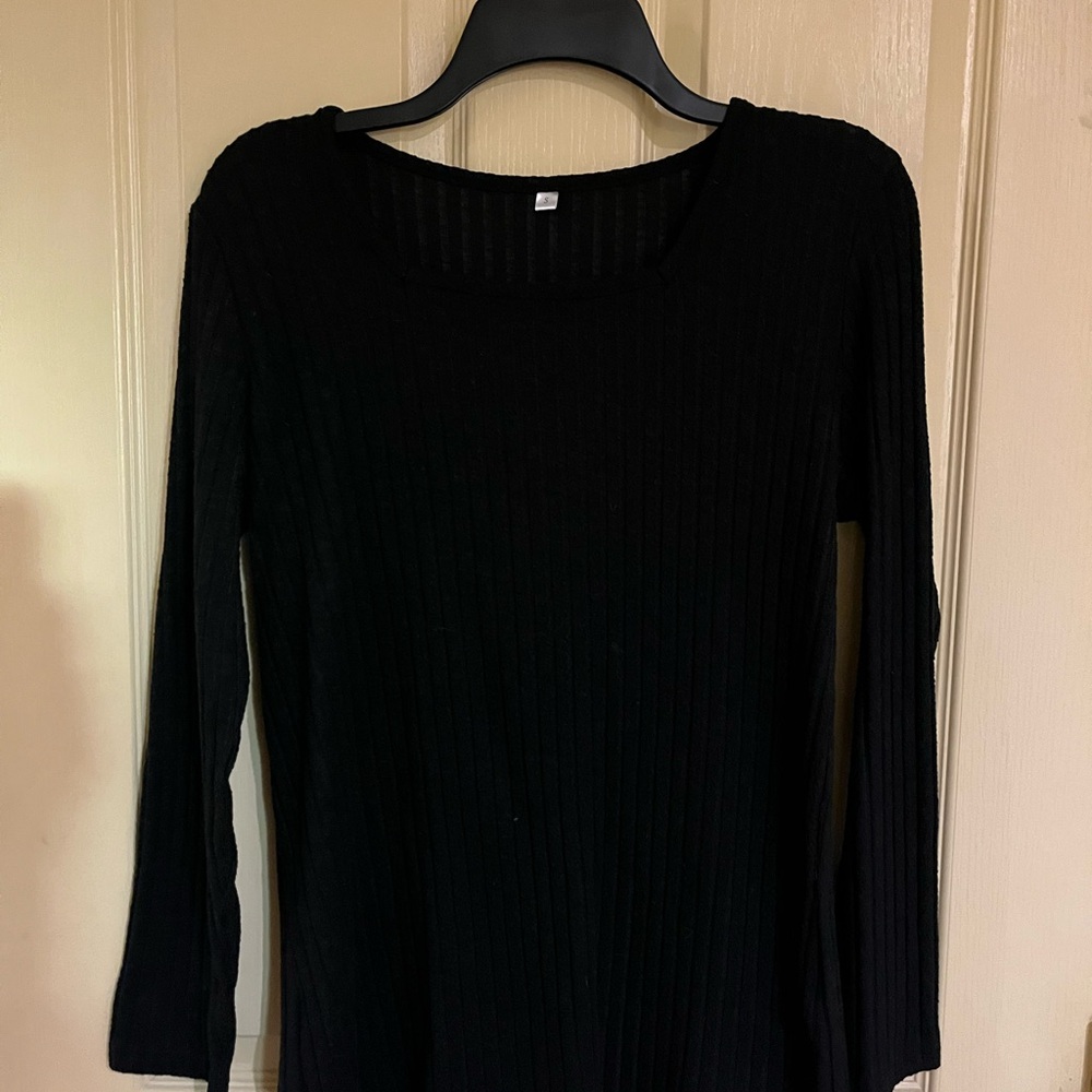 Elegant Black Ribbed Long Sleeve Top